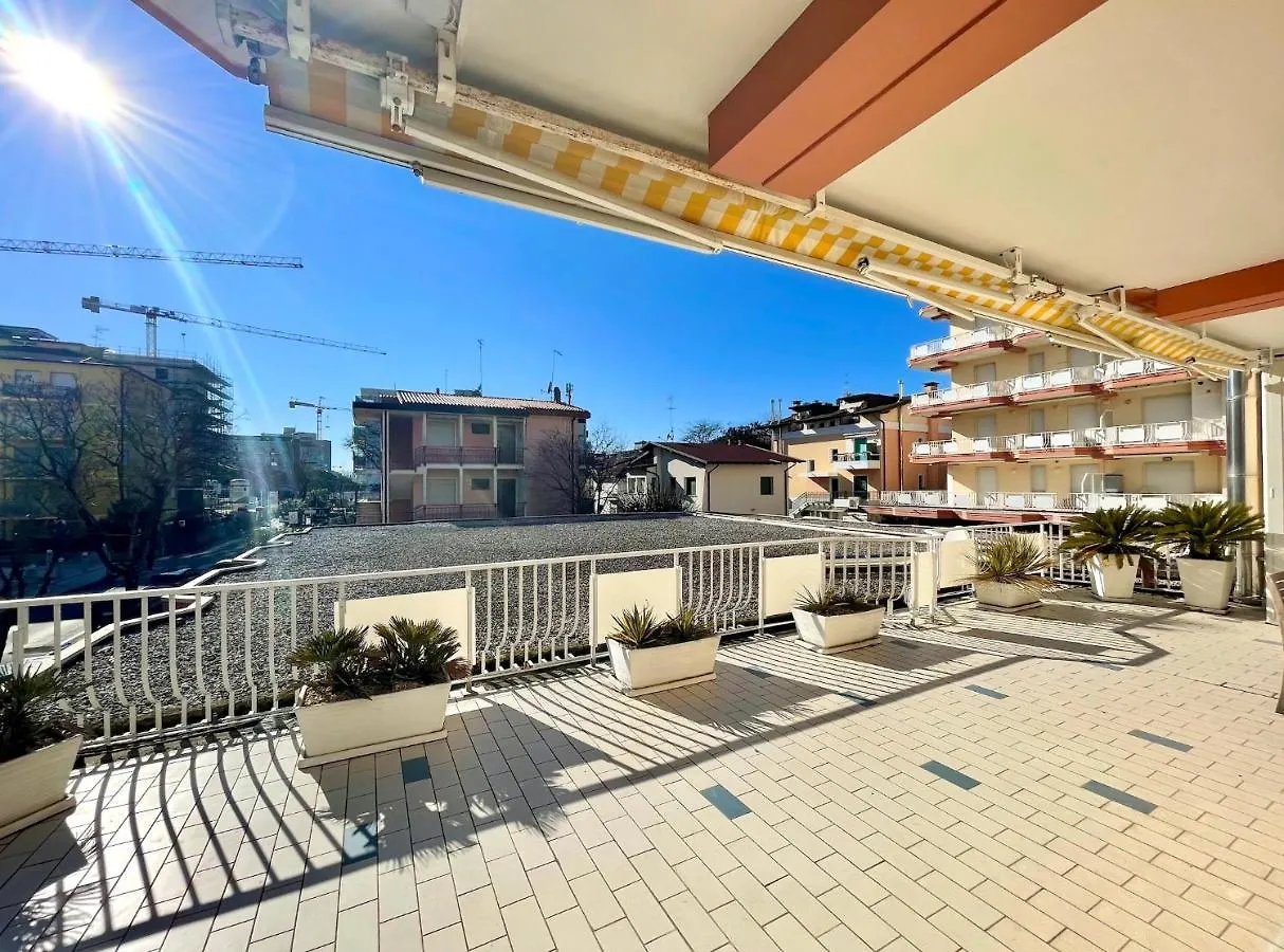 Appartamento Albatros - Carraro Immobiliare Jesolo - Family Apartments 0*, Lido di Jesolo Italy